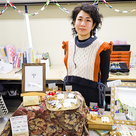 アクセサリーの製作や販売を行っている織田着物専門学校着物科の卒業生