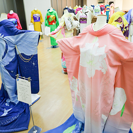 織田着物専門学校着物専攻科学生が友禅染めで製作した打掛や振袖