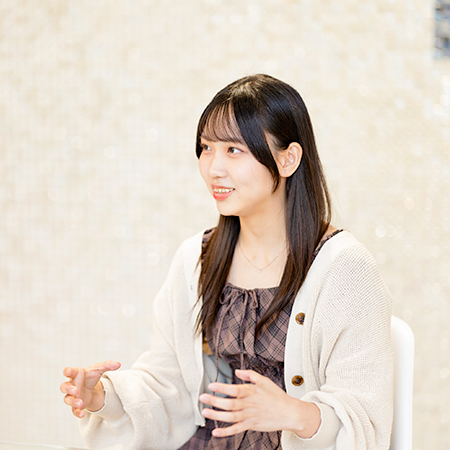 着物に興味を持ち始めたきっかけを話す織田着物専門学校着物科学生