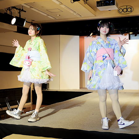 着物ショーに向けて織田着物専門学校着物科二年生が製作した作品