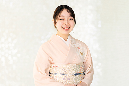 就職内定を得た織田きもの専門学校着物研究科の萩原さん