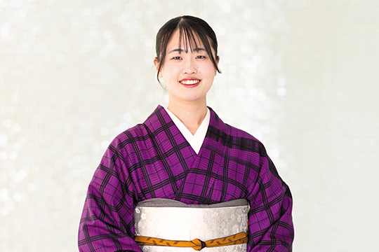 就職内定を得た織田きもの専門学校着物研究科の大埜さん